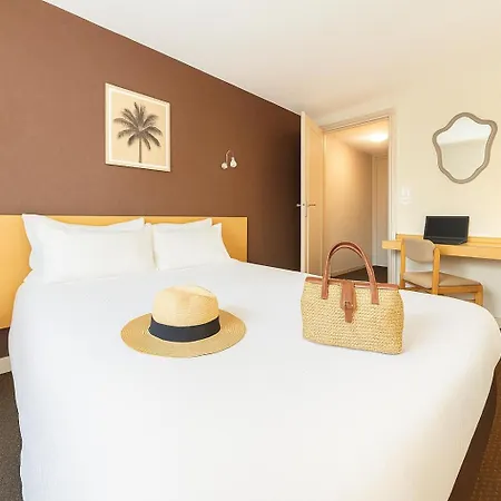 Cit'Hotel Logis De Brou, Bourg En Bresse Esterno foto